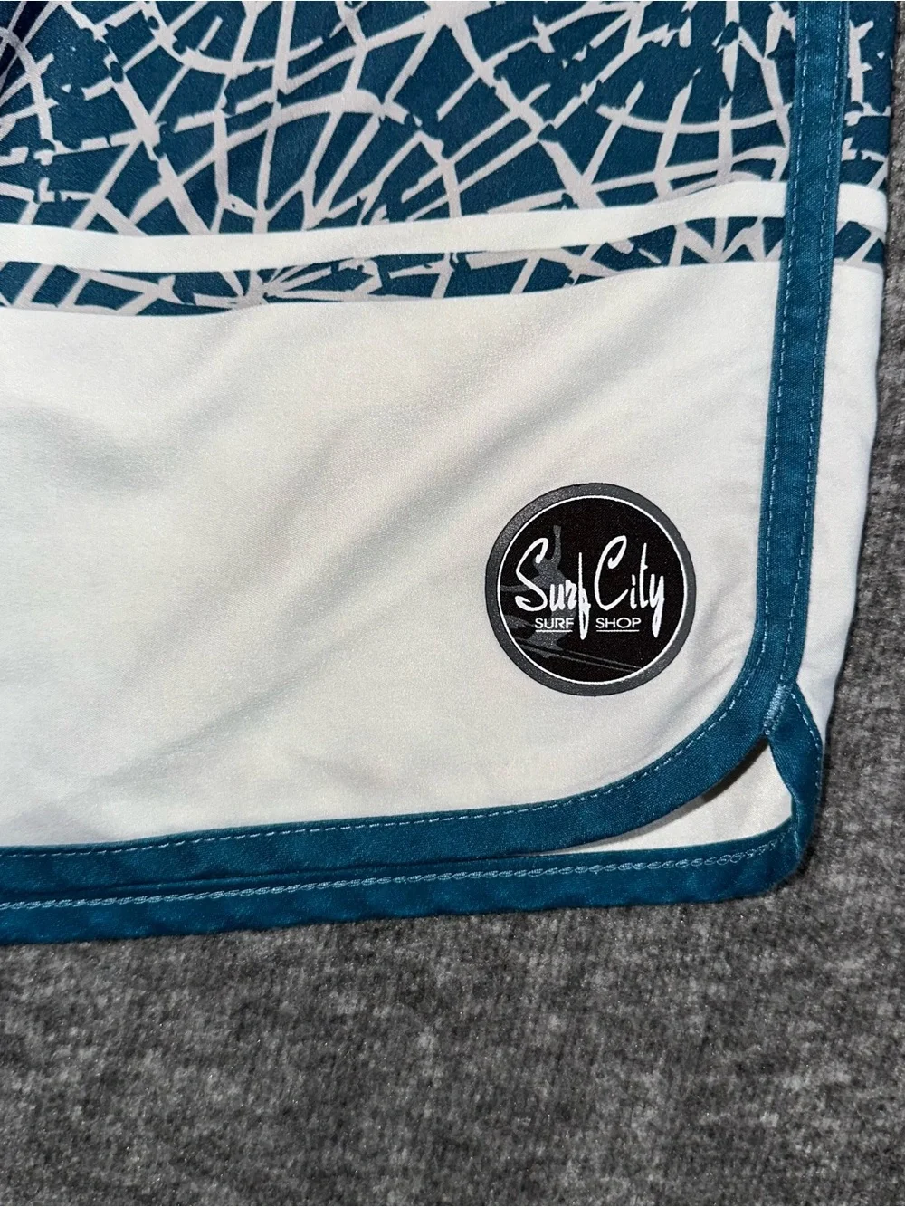 Sun City Surf Shop Board Shorts Green Gray Geometric Men's 29 Swim Trunks
